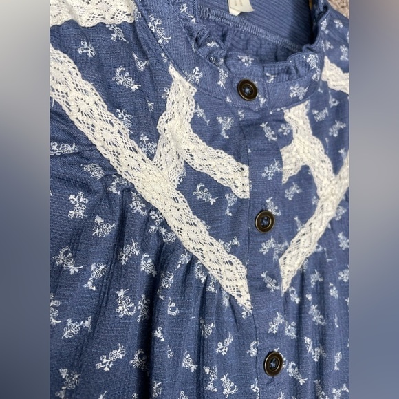 Matilda Jane Floral and Lace Blouse - Picture 4 of 7